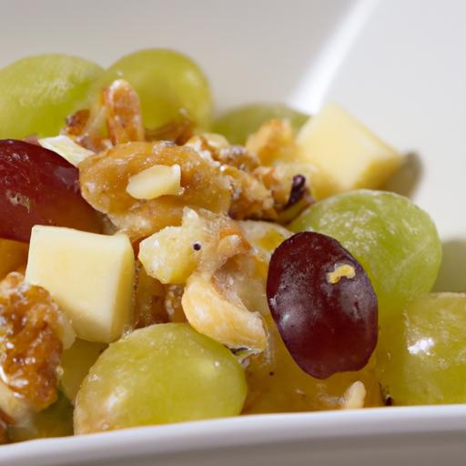 sweet & Crunchy: Chicken Salad with Grapes and Walnuts