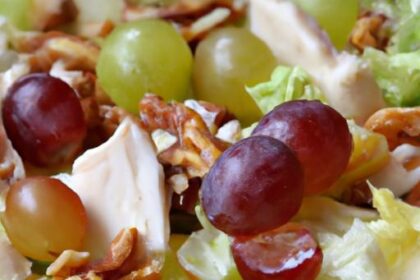 Sweet & Crunchy: Chicken Salad with Grapes and Walnuts