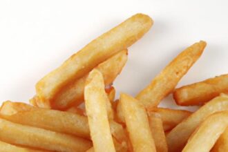 Crispy & Easy: How to Air Fry Frozen French Fries Perfectly