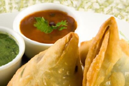 Crispy Indian Samosas: Perfect Pairing with Zesty Chutney